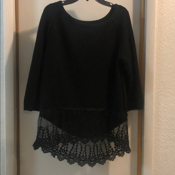 🌚 Cozy Hi-Lo Hem Sweater with Lace Trim 🌚 - Picture 2 of 6